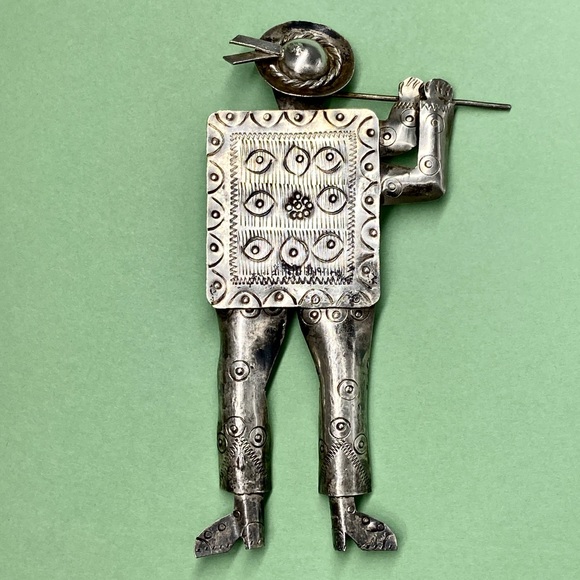 Vintage Sterling Silver Peruvian Brooch Flute Player in Ethnic Dress Stamped 925 - Picture 16 of 16